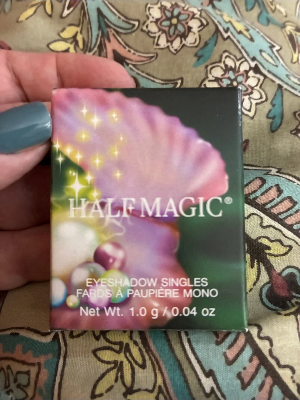 Half Magic Shimmer Single Eyeshadow in Sparkle Puff